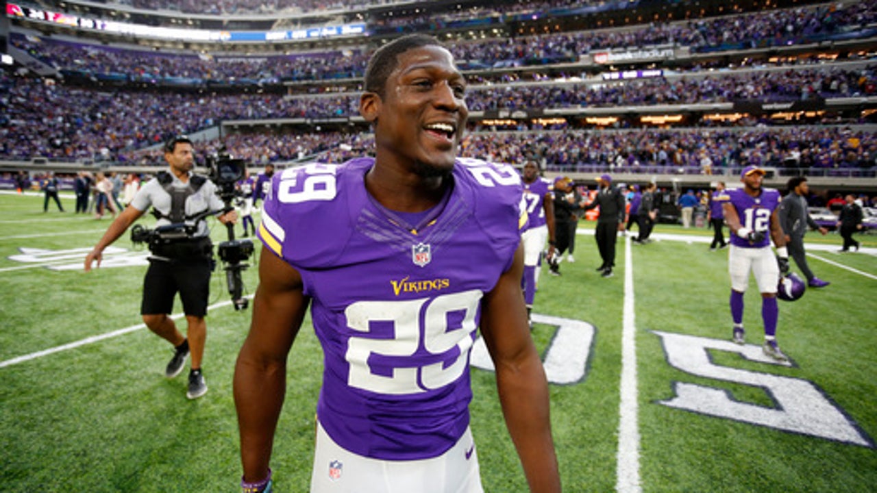Missed kicks, complaints about officials dominate Week 11